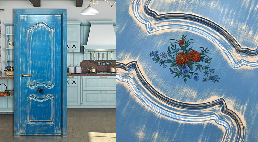 Голубая дверь в стиле прованс с росписью и спецэффектом старение