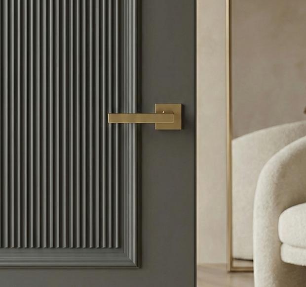 Багет по периметру филёнок