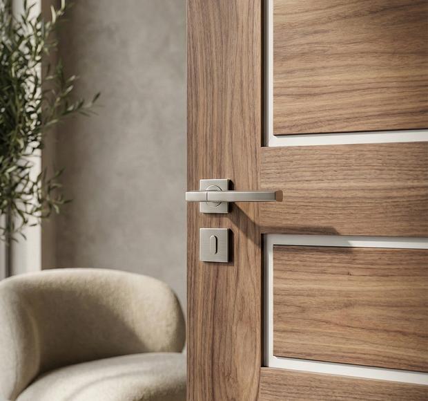 Полоса стекла по периметру накладки 